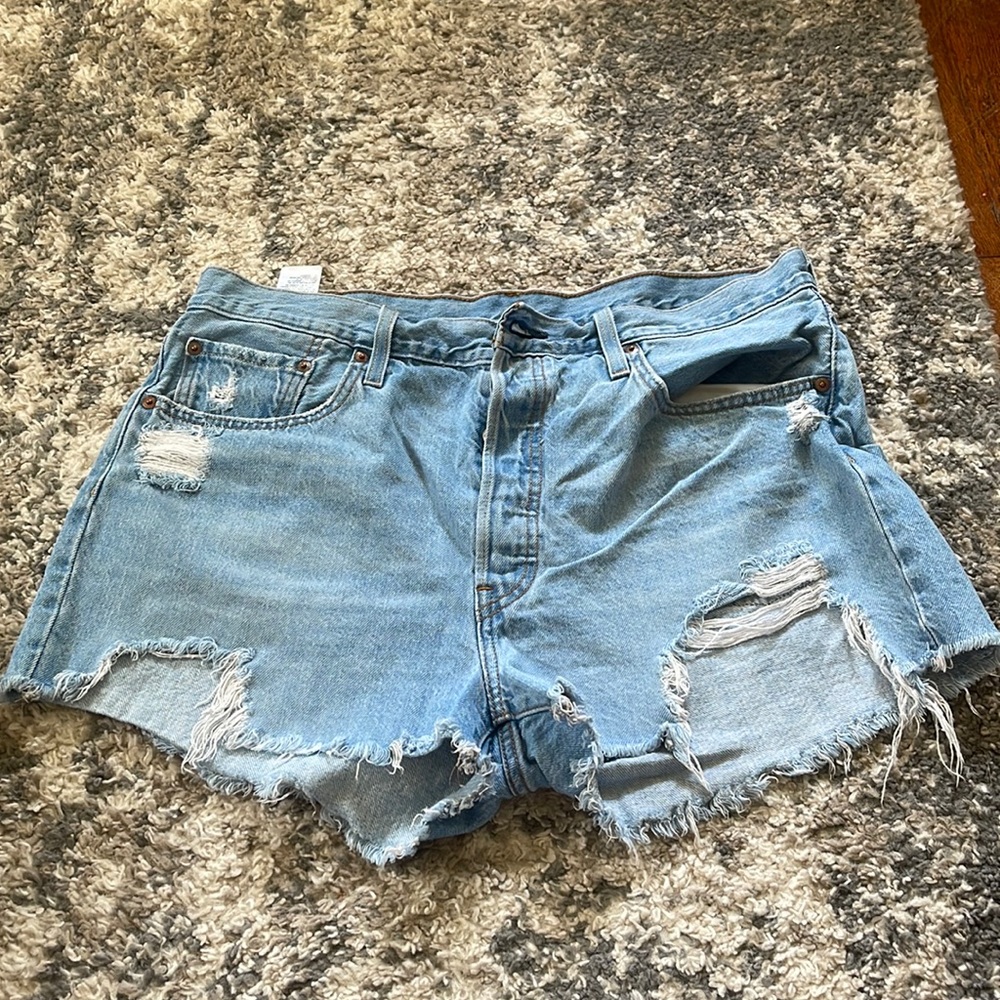 Blue Levi 501 jean shorts, W33